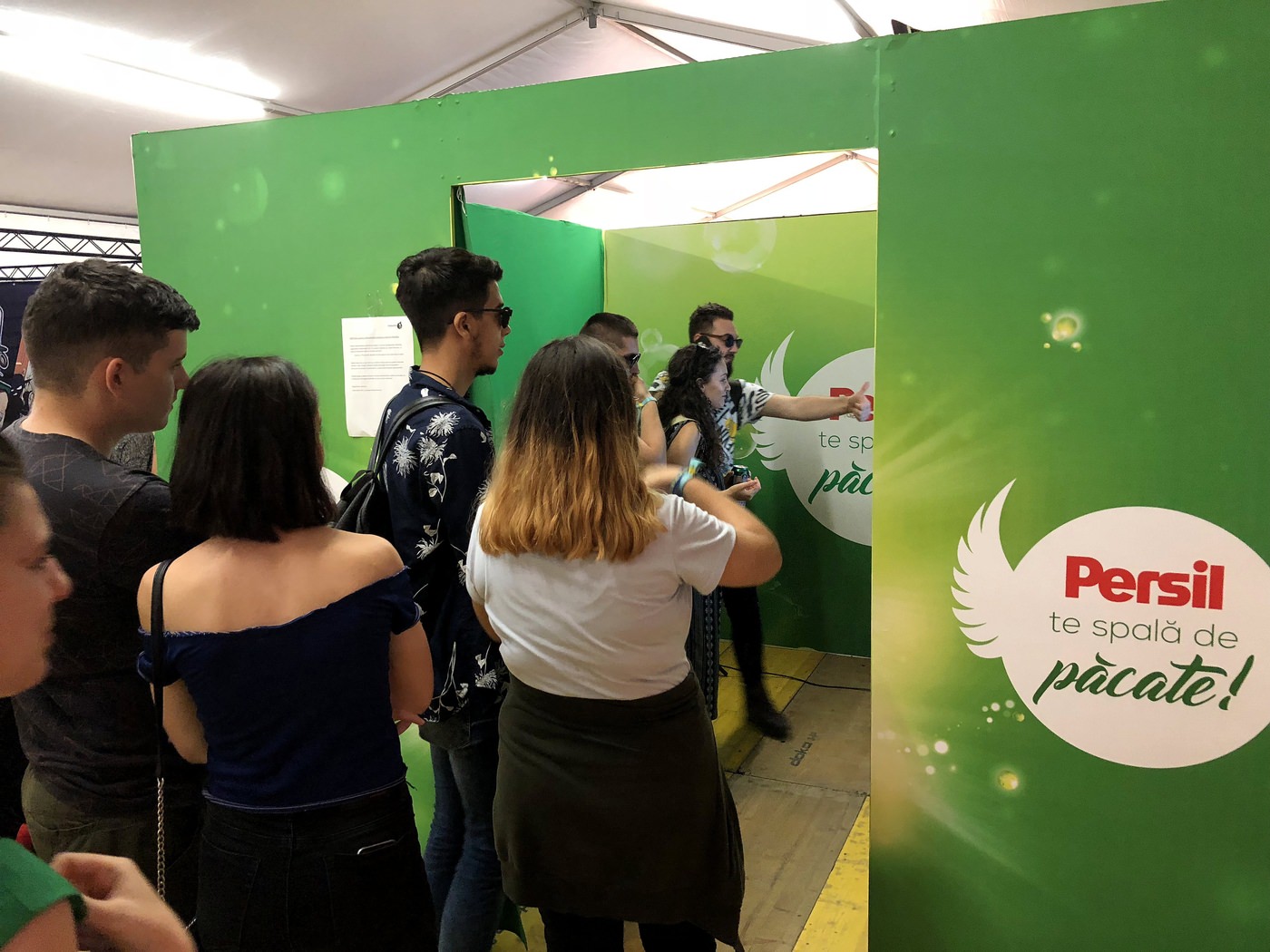 Atragi-vizitatori-la-stand