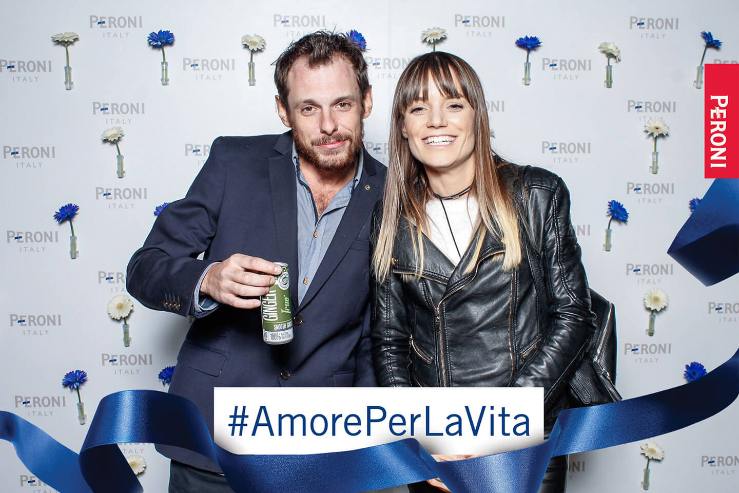 single photo - experiente cabina foto si photo booth pentru activari